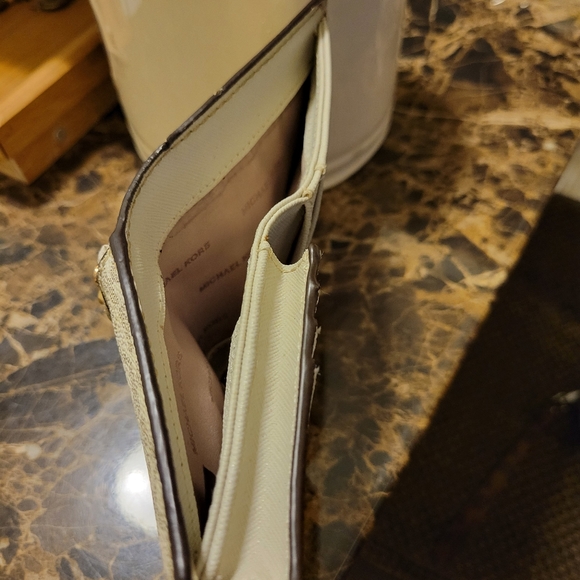 Michael Kors Women's Wallet - Picture 8 of 15